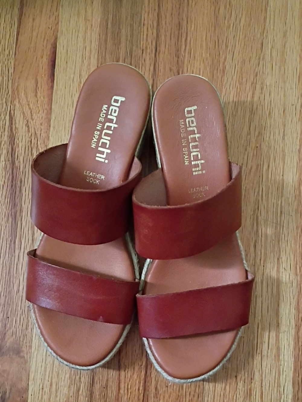 Bertuchi Women's Tan Leather Slide Sandals Size 39